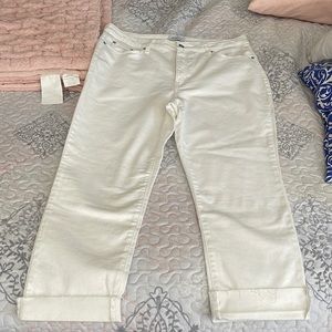 Nwot crown and ivy high rise vintage straight sz 16 womens cropped white jeans.